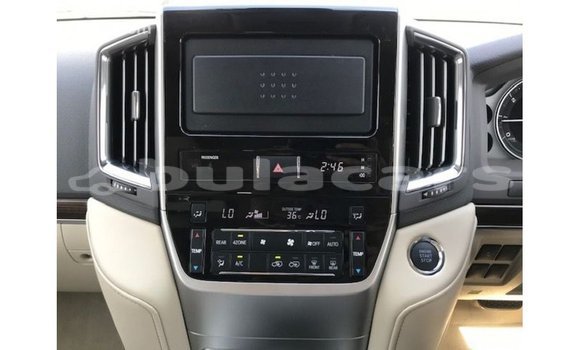 Buy Import Toyota Land Cruiser White Car in Import - Dubai in Central Buy Import Toyota Land Cruiser White Car in Import - Dubai in Central