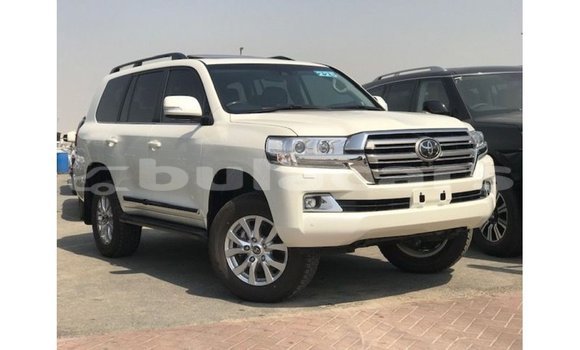 Buy Import Toyota Land Cruiser White Car in Import - Dubai in Central Buy Import Toyota Land Cruiser White Car in Import - Dubai in Central