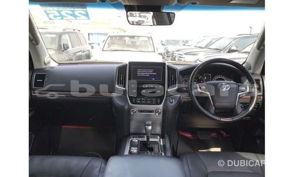 Buy Import Toyota Land Cruiser White Car in Import - Dubai in Central Buy Import Toyota Land Cruiser White Car in Import - Dubai in Central
