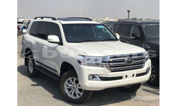 Buy Import Toyota Land Cruiser White Car in Import - Dubai in Central Buy Import Toyota Land Cruiser White Car in Import - Dubai in Central