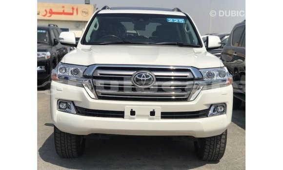 Buy Import Toyota Land Cruiser White Car in Import - Dubai in Central Buy Import Toyota Land Cruiser White Car in Import - Dubai in Central