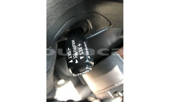 Buy Import Toyota Land Cruiser White Car in Import - Dubai in Central Buy Import Toyota Land Cruiser White Car in Import - Dubai in Central