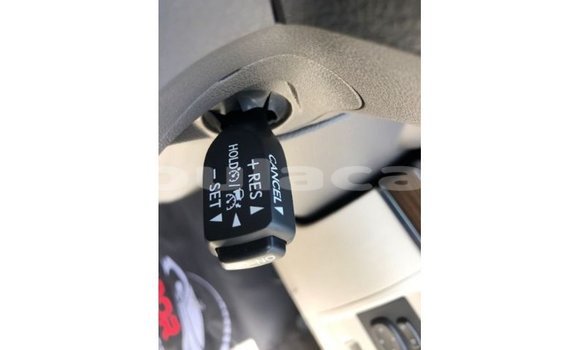 Acheter Import Voiture Toyota Land Cruiser Noir à Import - Dubai, Central Acheter Import Voiture Toyota Land Cruiser Noir à Import - Dubai, Central