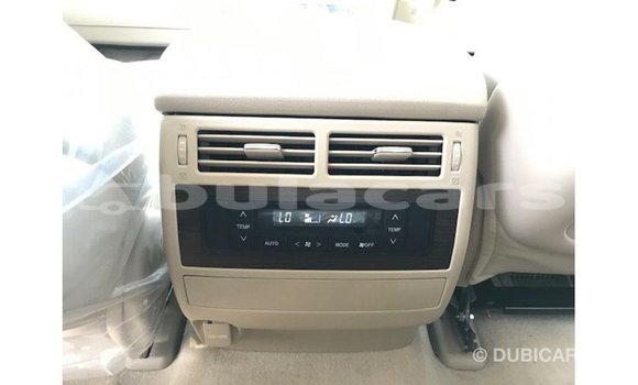 Acheter Import Voiture Toyota Land Cruiser Noir à Import - Dubai, Central Acheter Import Voiture Toyota Land Cruiser Noir à Import - Dubai, Central