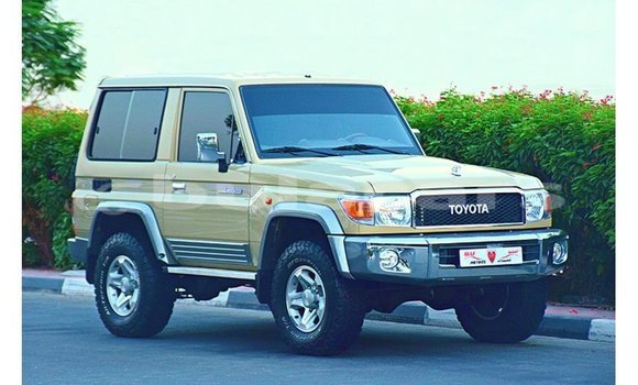 Buy Import Toyota Land Cruiser Beige Car in Import - Dubai in Central Buy Import Toyota Land Cruiser Beige Car in Import - Dubai in Central