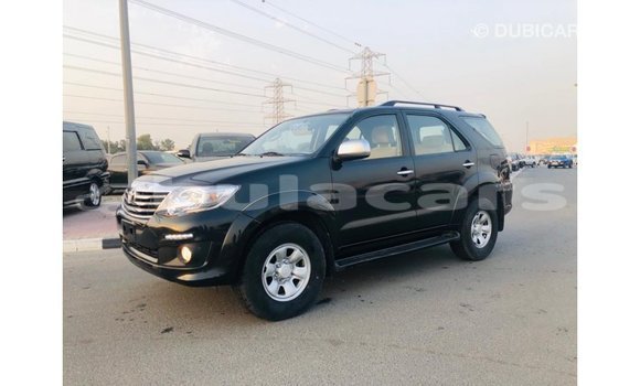 Acheter Import Voiture Toyota Fortuner Noir à Import - Dubai, Central Acheter Import Voiture Toyota Fortuner Noir à Import - Dubai, Central
