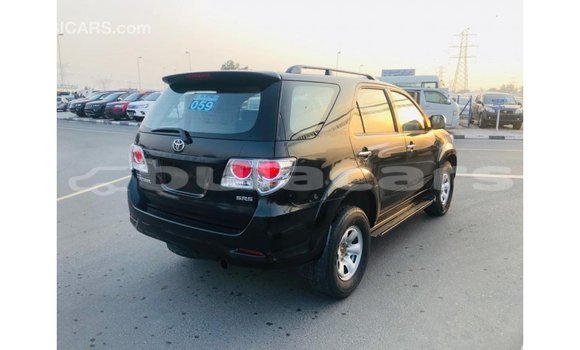 Acheter Import Voiture Toyota Fortuner Noir à Import - Dubai, Central Acheter Import Voiture Toyota Fortuner Noir à Import - Dubai, Central