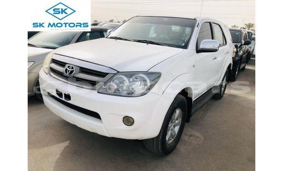 Buy Import Toyota Fortuner White Car in Import - Dubai in Central Buy Import Toyota Fortuner White Car in Import - Dubai in Central