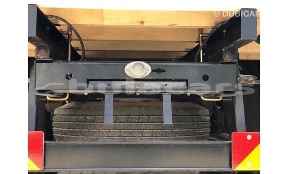 Acheter Import Voiture Mitsubishi Carisma Blanc à Import - Dubai, Central Acheter Import Voiture Mitsubishi Carisma Blanc à Import - Dubai, Central