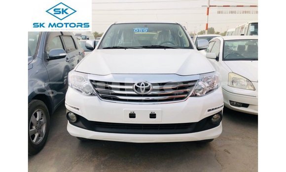 Buy Import Toyota Fortuner White Car in Import - Dubai in Central Buy Import Toyota Fortuner White Car in Import - Dubai in Central