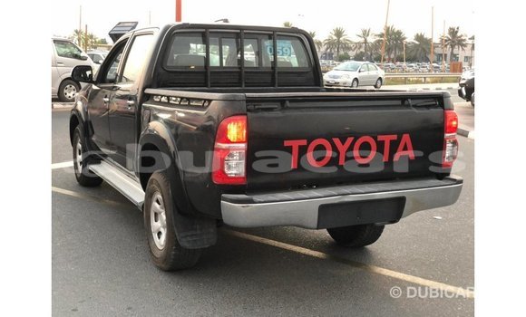 Acheter Import Voiture Toyota Hilux Noir à Import - Dubai, Central Acheter Import Voiture Toyota Hilux Noir à Import - Dubai, Central