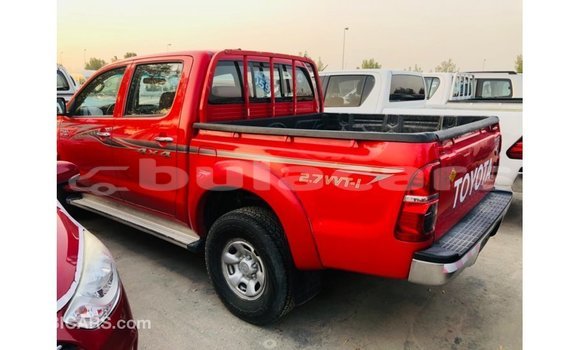 Acheter Import Voiture Toyota Hilux Rouge à Import - Dubai, Central Acheter Import Voiture Toyota Hilux Rouge à Import - Dubai, Central