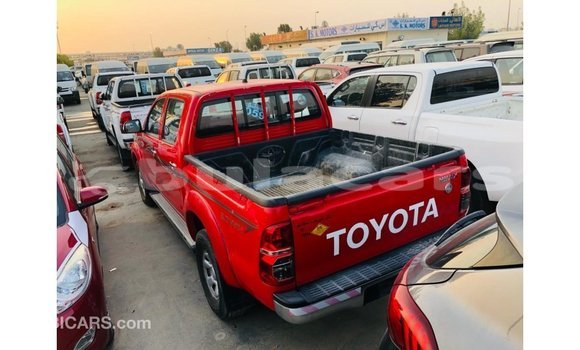 Acheter Import Voiture Toyota Hilux Rouge à Import - Dubai, Central Acheter Import Voiture Toyota Hilux Rouge à Import - Dubai, Central