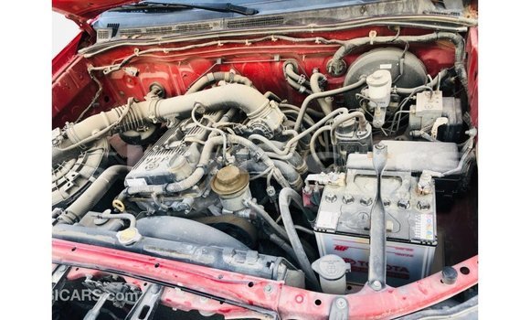 Acheter Import Voiture Toyota Hilux Rouge à Import - Dubai, Central Acheter Import Voiture Toyota Hilux Rouge à Import - Dubai, Central