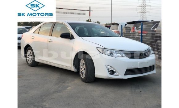 Acheter Import Voiture Toyota Camry Blanc à Import - Dubai, Central