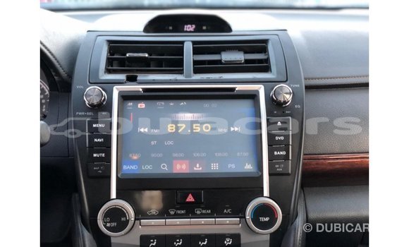 Acheter Import Voiture Toyota Camry Blanc à Import - Dubai, Central Acheter Import Voiture Toyota Camry Blanc à Import - Dubai, Central