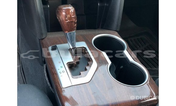 Acheter Import Voiture Toyota Camry Blanc à Import - Dubai, Central Acheter Import Voiture Toyota Camry Blanc à Import - Dubai, Central