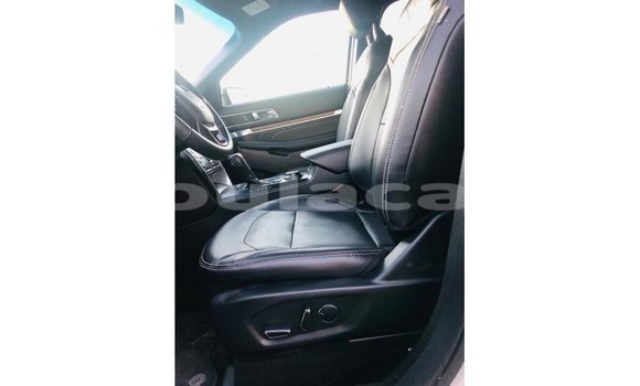 Acheter Import Voiture Ford Explorer Gris à Import - Dubai, Central Acheter Import Voiture Ford Explorer Gris à Import - Dubai, Central