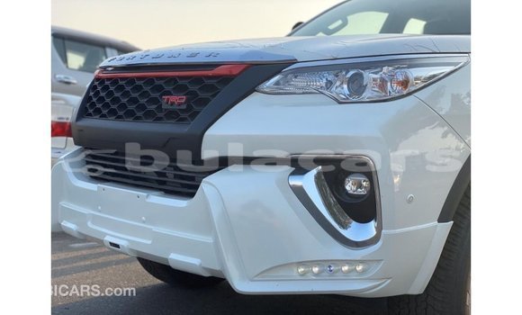 Buy Import Toyota Fortuner White Car in Import - Dubai in Central Buy Import Toyota Fortuner White Car in Import - Dubai in Central
