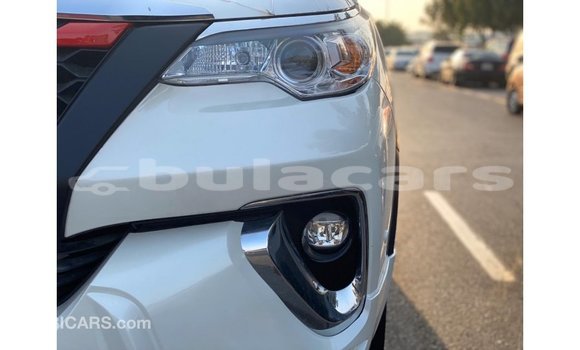 Buy Import Toyota Fortuner White Car in Import - Dubai in Central Buy Import Toyota Fortuner White Car in Import - Dubai in Central