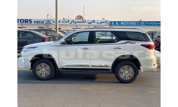 Buy Import Toyota Fortuner White Car in Import - Dubai in Central Buy Import Toyota Fortuner White Car in Import - Dubai in Central