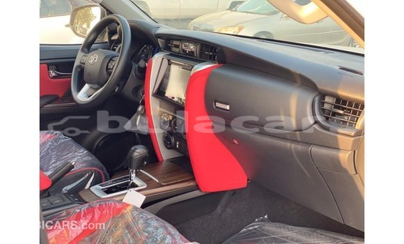 Buy Import Toyota Fortuner White Car in Import - Dubai in Central Buy Import Toyota Fortuner White Car in Import - Dubai in Central