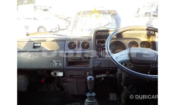 Acheter Import Voiture Toyota Dyna Bleu à Import - Dubai, Central Acheter Import Voiture Toyota Dyna Bleu à Import - Dubai, Central