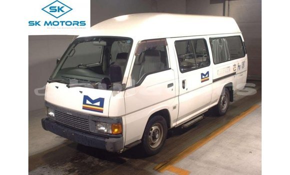 Buy Import Nissan Caravan White Car in Import - Dubai in Central