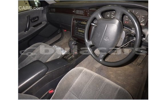 Acheter Import Voiture Toyota Crown Bleu à Import - Dubai, Central Acheter Import Voiture Toyota Crown Bleu à Import - Dubai, Central