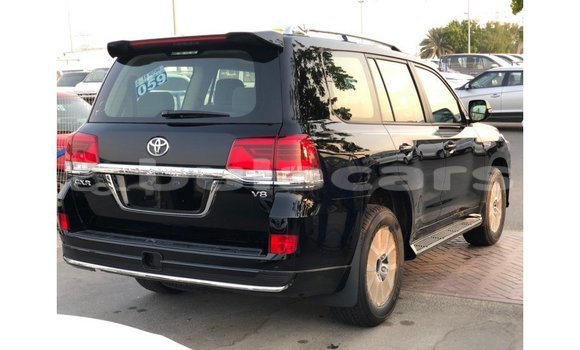 Buy Import Toyota Land Cruiser Black Car in Import - Dubai in Central Buy Import Toyota Land Cruiser Black Car in Import - Dubai in Central