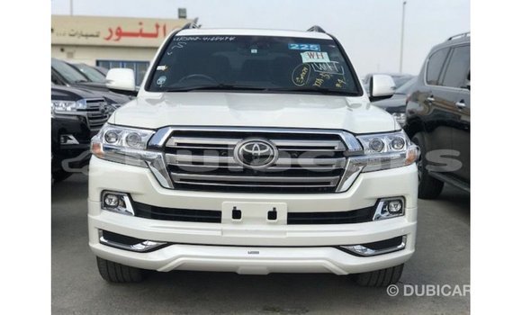 Buy Import Toyota Land Cruiser White Car in Import - Dubai in Central Buy Import Toyota Land Cruiser White Car in Import - Dubai in Central