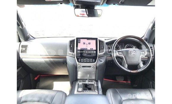 Buy Import Toyota Land Cruiser White Car in Import - Dubai in Central Buy Import Toyota Land Cruiser White Car in Import - Dubai in Central