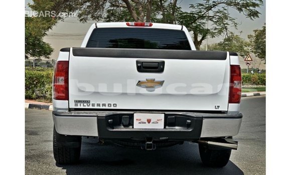Buy Import Chevrolet Silverado White Car in Import - Dubai in Central Buy Import Chevrolet Silverado White Car in Import - Dubai in Central