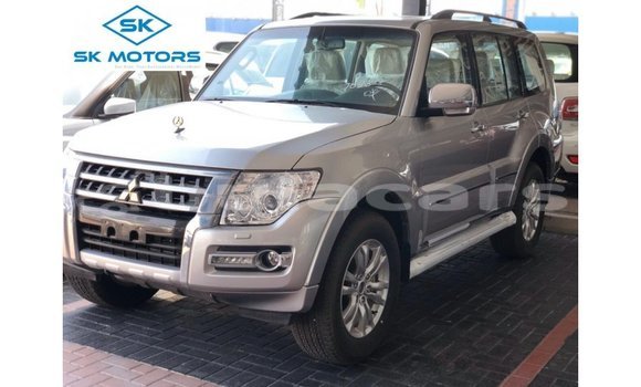 Buy Import Mitsubishi Pajero Grey Car in Import - Dubai in Central