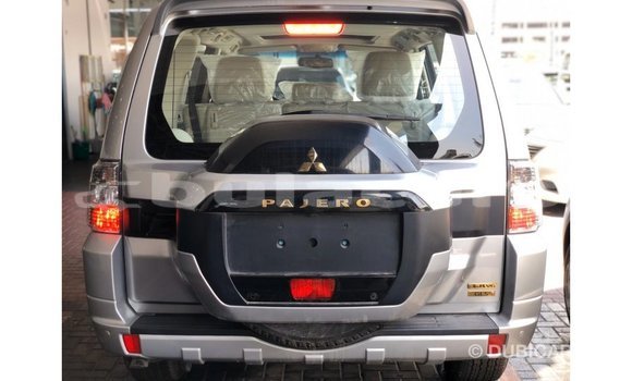 Buy Import Mitsubishi Pajero Grey Car in Import - Dubai in Central Buy Import Mitsubishi Pajero Grey Car in Import - Dubai in Central