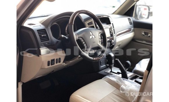 Buy Import Mitsubishi Pajero Grey Car in Import - Dubai in Central Buy Import Mitsubishi Pajero Grey Car in Import - Dubai in Central