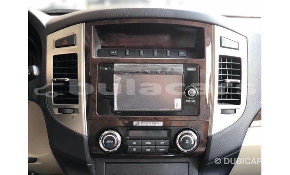 Buy Import Mitsubishi Pajero Grey Car in Import - Dubai in Central Buy Import Mitsubishi Pajero Grey Car in Import - Dubai in Central