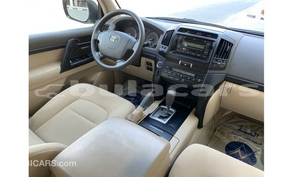 Buy Import Toyota Land Cruiser Other Car in Import - Dubai in Central Buy Import Toyota Land Cruiser Other Car in Import - Dubai in Central
