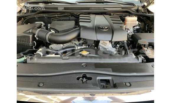 Buy Import Toyota Land Cruiser Other Car in Import - Dubai in Central Buy Import Toyota Land Cruiser Other Car in Import - Dubai in Central