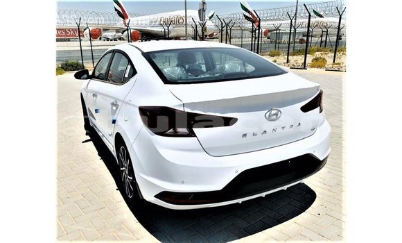 Acheter Import Voiture Hyundai Elantra Blanc à Import - Dubai, Central Acheter Import Voiture Hyundai Elantra Blanc à Import - Dubai, Central