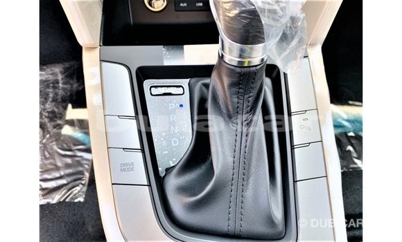 Acheter Import Voiture Hyundai Elantra Blanc à Import - Dubai, Central Acheter Import Voiture Hyundai Elantra Blanc à Import - Dubai, Central