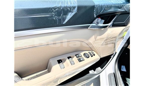 Acheter Import Voiture Hyundai Elantra Blanc à Import - Dubai, Central Acheter Import Voiture Hyundai Elantra Blanc à Import - Dubai, Central