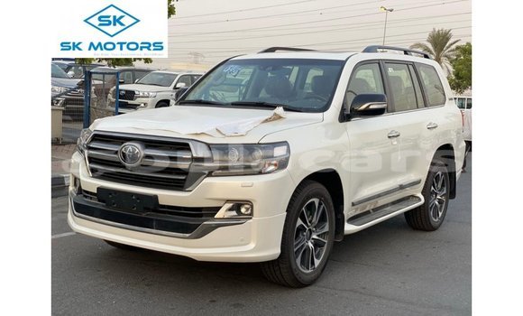 Buy Import Toyota Land Cruiser White Car in Import - Dubai in Central Buy Import Toyota Land Cruiser White Car in Import - Dubai in Central