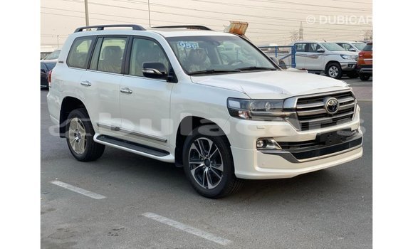 Buy Import Toyota Land Cruiser White Car in Import - Dubai in Central Buy Import Toyota Land Cruiser White Car in Import - Dubai in Central
