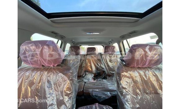 Buy Import Toyota Land Cruiser White Car in Import - Dubai in Central Buy Import Toyota Land Cruiser White Car in Import - Dubai in Central