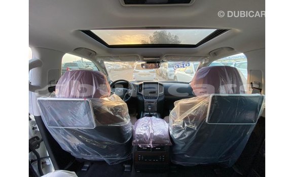 Buy Import Toyota Land Cruiser White Car in Import - Dubai in Central Buy Import Toyota Land Cruiser White Car in Import - Dubai in Central
