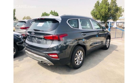 Buy Import Hyundai Santa Fe Green Car in Import - Dubai in Central Buy Import Hyundai Santa Fe Green Car in Import - Dubai in Central