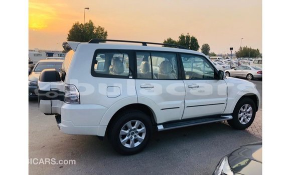 Buy Import Mitsubishi Pajero White Car in Import - Dubai in Central Buy Import Mitsubishi Pajero White Car in Import - Dubai in Central