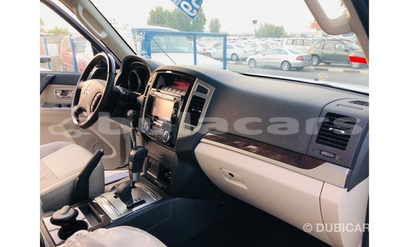 Buy Import Mitsubishi Pajero White Car in Import - Dubai in Central Buy Import Mitsubishi Pajero White Car in Import - Dubai in Central