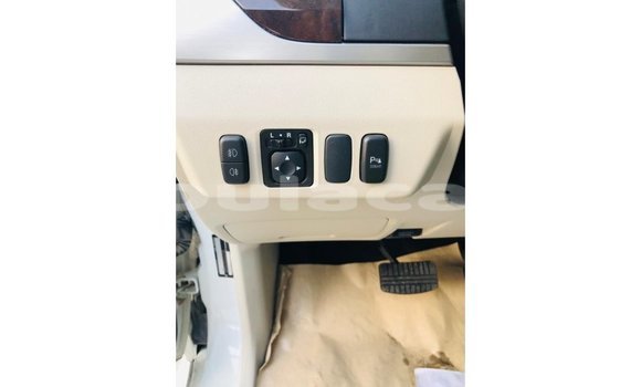 Buy Import Mitsubishi Pajero White Car in Import - Dubai in Central Buy Import Mitsubishi Pajero White Car in Import - Dubai in Central